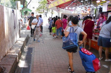 龍豐花園外的公眾地方(現在的狀況)2