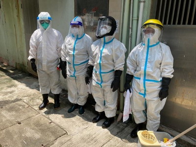 到葵涌某護老院進行清潔及消毒工作1
