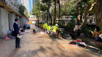 清理行人路的垃圾