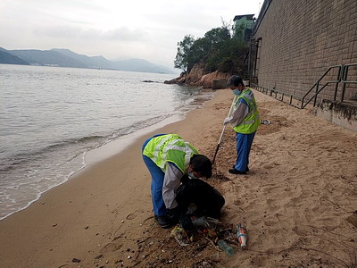 清理荃灣區非刊憲泳灘及沿岸地區1