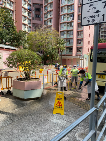 在房屋署管轄範圍外進行清潔